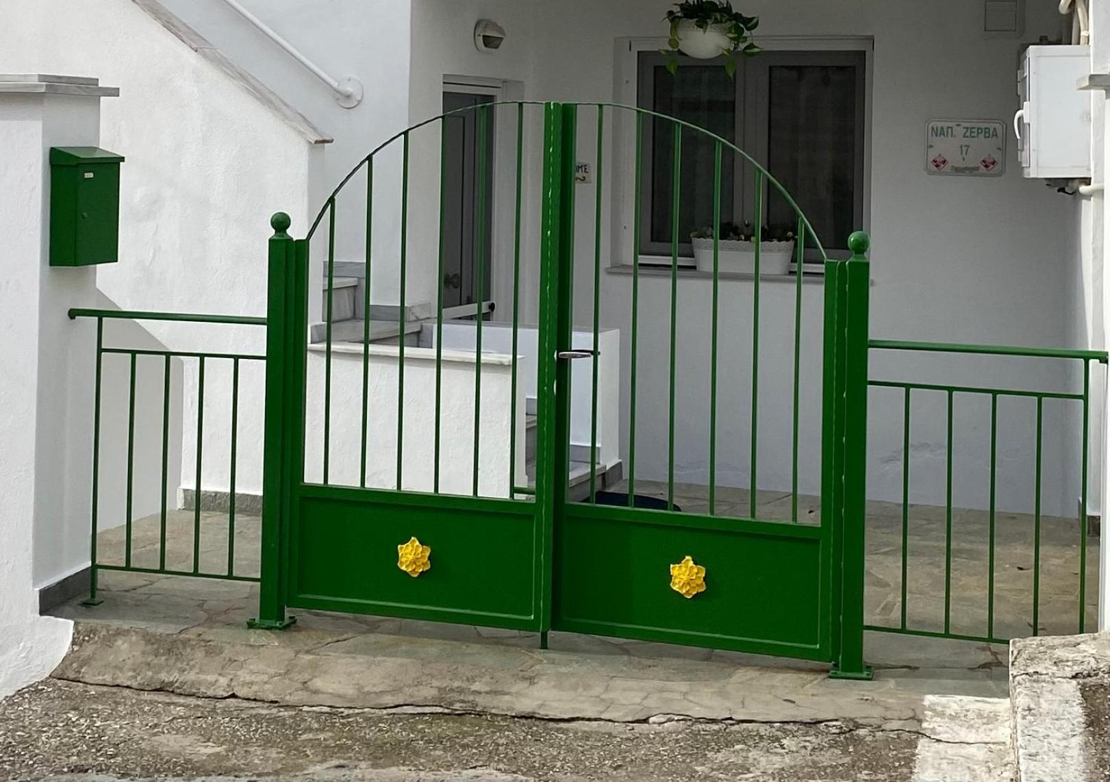 Small Garden Studio Kavala Esterno foto